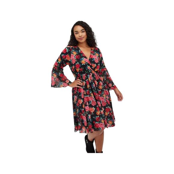 Torrid Dress Size 3 3X Floral Mini Chiffon and Studio Knit Surplice Bell Sleeves - Picture 1 of 15